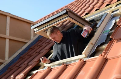 Pose de fenêtres de toit Velux à Roumengoux
